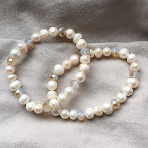 Cultured pearl bracelets! X2